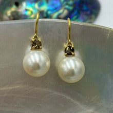 Load image into Gallery viewer, 'Andalusite' Australian South Sea pearl earrings