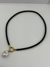 Load image into Gallery viewer, 'Jennifer' Leather and Baroque Freshwater Pearl Necklace