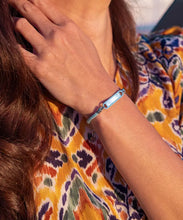 Load image into Gallery viewer, Stunning new range of Ladies Stainless steel and nautical rope jewellery, hand made in Amsterdam and designed with strength to be worn 24/7
This stunning rope Mother of Pearl shell bracelet with Navy Blue rope and Silver fittings is the perfect bracelet for a touch of glowing shell teamed with the classy rope and durability of stainless steel setting around the pearl shell
One size
Also available in other colors
Mix and match or stack with other Pig and Hen bracelets 