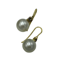 Load image into Gallery viewer, 'Andalusite' Australian South Sea pearl earrings