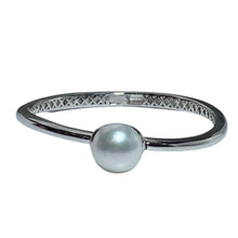 Load image into Gallery viewer, "Briana" Australian South Sea Pearl Bangle