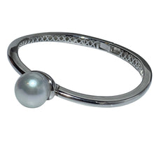 Load image into Gallery viewer, "Briana" Australian South Sea Pearl Bangle