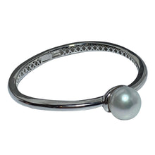 Load image into Gallery viewer, "Briana" Australian South Sea Pearl Bangle