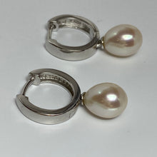Load image into Gallery viewer, &#39;Ally&#39; Freshwater Pearl Huggie Earrings
