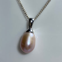 Load image into Gallery viewer, &#39;Penny&#39; Freshwater pearl pendant
