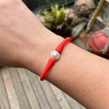 Load image into Gallery viewer, Silicone Bracelets with Freshwater Pearls