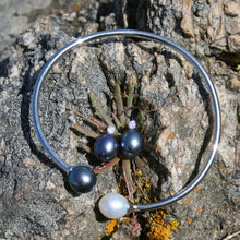 Load image into Gallery viewer, &#39;Celia&#39; Black Freshwater Pearl Earrings
