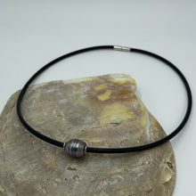 Load image into Gallery viewer, &#39;Nigela&#39; Tahitian South Sea Pearl Necklet
