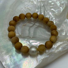 Load image into Gallery viewer, &quot;Sandalwood&quot; wood and Golden South Sea Pearl Bracelet
