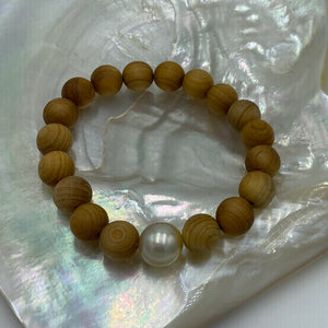 "Sandalwood" wood and Golden South Sea Pearl Bracelet