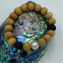 Load image into Gallery viewer, &quot;Sandalwood &amp; Ebony&quot; wood and Australian South Sea Pearl Bracelet
