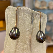 Load image into Gallery viewer, ‘Taylor’ Tahitian South Sea Pearl Earrings
