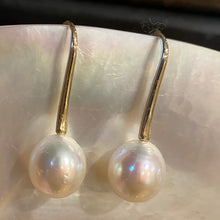 Load image into Gallery viewer, ‘Taylor’ Australian South Sea Pearl Earrings
