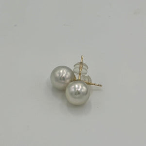 Australian South sea pearl studs set in 9ct yellow gold with butterflies also in 9ct These earrings feature 9.1mm, Round pearls, AA grade with Excellent lustre&nbsp;  White with silver Pink hues in color  JSPAustralian South sea pearl studs set in 9ct yellow gold with butterflies also in 9ct These earrings feature 9.9mm, Round pearls, AAA grade with Excellent lustre&nbsp;  White with silver hues in color  J3181