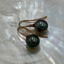 Load image into Gallery viewer, 9ct Rose Gold hook earrings featuring Tahitian Drop shaped Pearls, Natural Aubergine in colour.  These Pearls are 10.3 x 11.5mm in size  J3209
