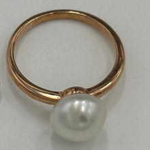 Load image into Gallery viewer, Australian South Sea &#39;Keshi&#39; pearl ring. This ring is set in 9ct Rose gold featuring a Button &#39;Keshi&#39; pearl, 9.3mm in size, white with pink hues in colour.&nbsp;      J3411
