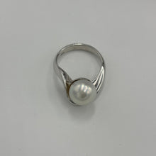 Load image into Gallery viewer, Australian South Sea Pearl ring,&nbsp;925 sterling silver twist design featuring a beautiful White 10.3mm Button pearl.    Size N/ 54  J3254
