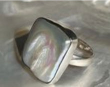 Load image into Gallery viewer, &#39;Billabong&#39; Biwa Freshwater Pearl Ring
