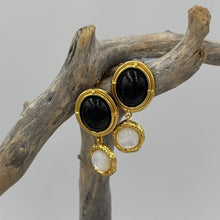 Load image into Gallery viewer, The &#39;Dark Night&#39; Earrings combine 18K gold-plated 925 sterling silver with striking onyx and mother of pearl.

Total length 25mm.
