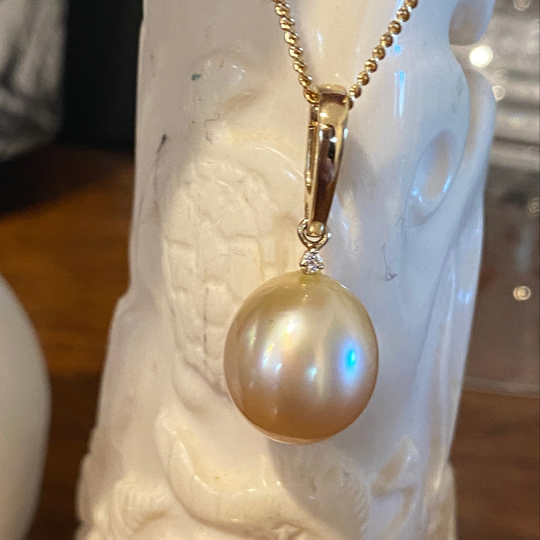 'Morgan' Golden South Sea pearl pendant enhancer