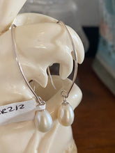 Load image into Gallery viewer, &#39;Loop&#39; Freshwater Pearl Earrings
