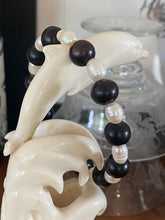 Load image into Gallery viewer, &quot;Ebony&quot; and Freshwater Pearl Bracelet
