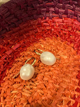 Load image into Gallery viewer, &#39;Avani&#39; Freshwater Pearl Earrings
