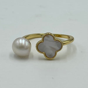 'Clover' Mother or Pearl Freshwater Pearl Ring