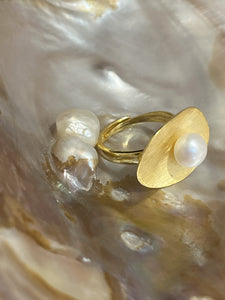 'Sea Dish' Freshwater Pearl Ring