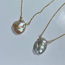 Load image into Gallery viewer, &quot;Zuki&quot; Freshwater Pearl Pendant
