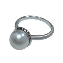 Load image into Gallery viewer, &#39;Pip&#39; Australian South Sea Pearl ring
