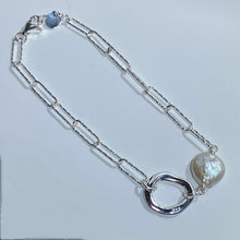 Load image into Gallery viewer, &#39;Calana&#39; Coin Freshwater Pearl Bracelet
