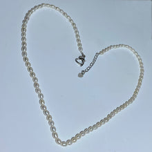Load image into Gallery viewer, &#39;Harper&#39; Freshwater Pearl Necklace
