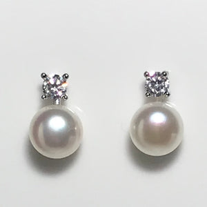 'Luna' Freshwater Pearl Earrings