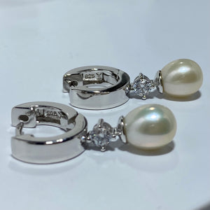 'Alex' Freshwater Pearl Huggie Earrings