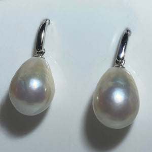 'Jayla White' Freshwater Pearl Earrings