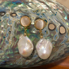 Load image into Gallery viewer, &#39;Brigita&#39; Freshwater Pearl Earrings
