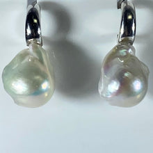 Load image into Gallery viewer, &#39;Darcy&#39; Freshwater Pearl Earrings
