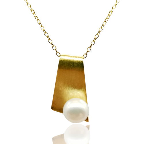 18K gold plated over 925 sterling silver pendant and chain  Satin finish pendant with and has a Button shape white  Freshwater pearl 8.5-9mm  Pendant is 25mm from top to bottom in height  Matching earrings available named 'By The Sea' earrings