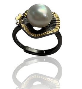 'Arum Lily' Freshwater Pearl Brooche