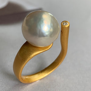 'Circular' Freshwater Pearl Ring