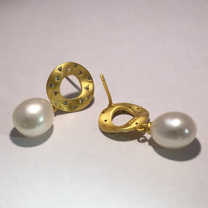 'Dew Drop' Freshwater Pearl Earrings