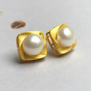 'Swirl' Freshwater Pearl Earrings