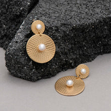 Load image into Gallery viewer, &#39;Ripple&#39; Freshwater Pearl Earrings
