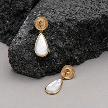 Load image into Gallery viewer, &#39;Gold Coin Water&#39; Freshwater Pearl Earrings
