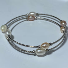 Load image into Gallery viewer, &#39;Bonnie&#39; Freshwater Pearl Bracelet
