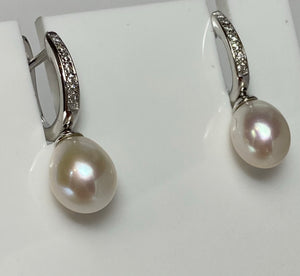 'Dalia' Freshwater Pearl Earrings