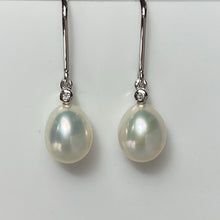 Load image into Gallery viewer, &#39;Jess&#39; Hook style Freshwater Pearl Earrings
