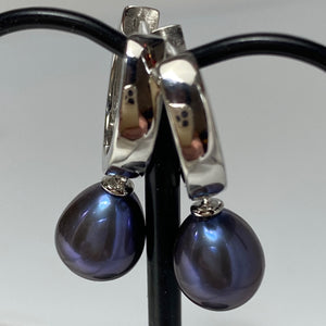 'Ally' Freshwater Pearl Huggie Earrings