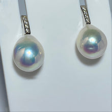 Load image into Gallery viewer, &#39;Andrea&#39; Freshwater Pearl Stud Style Earrings
